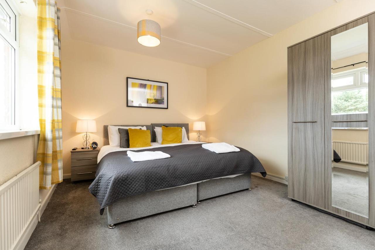 Taylor House Contractors Welcome Off Street Parking For Vans Durham Exteriör bild