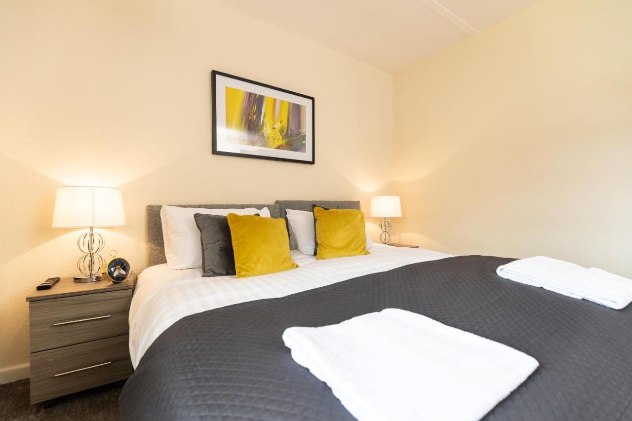 Taylor House Contractors Welcome Off Street Parking For Vans Durham Exteriör bild