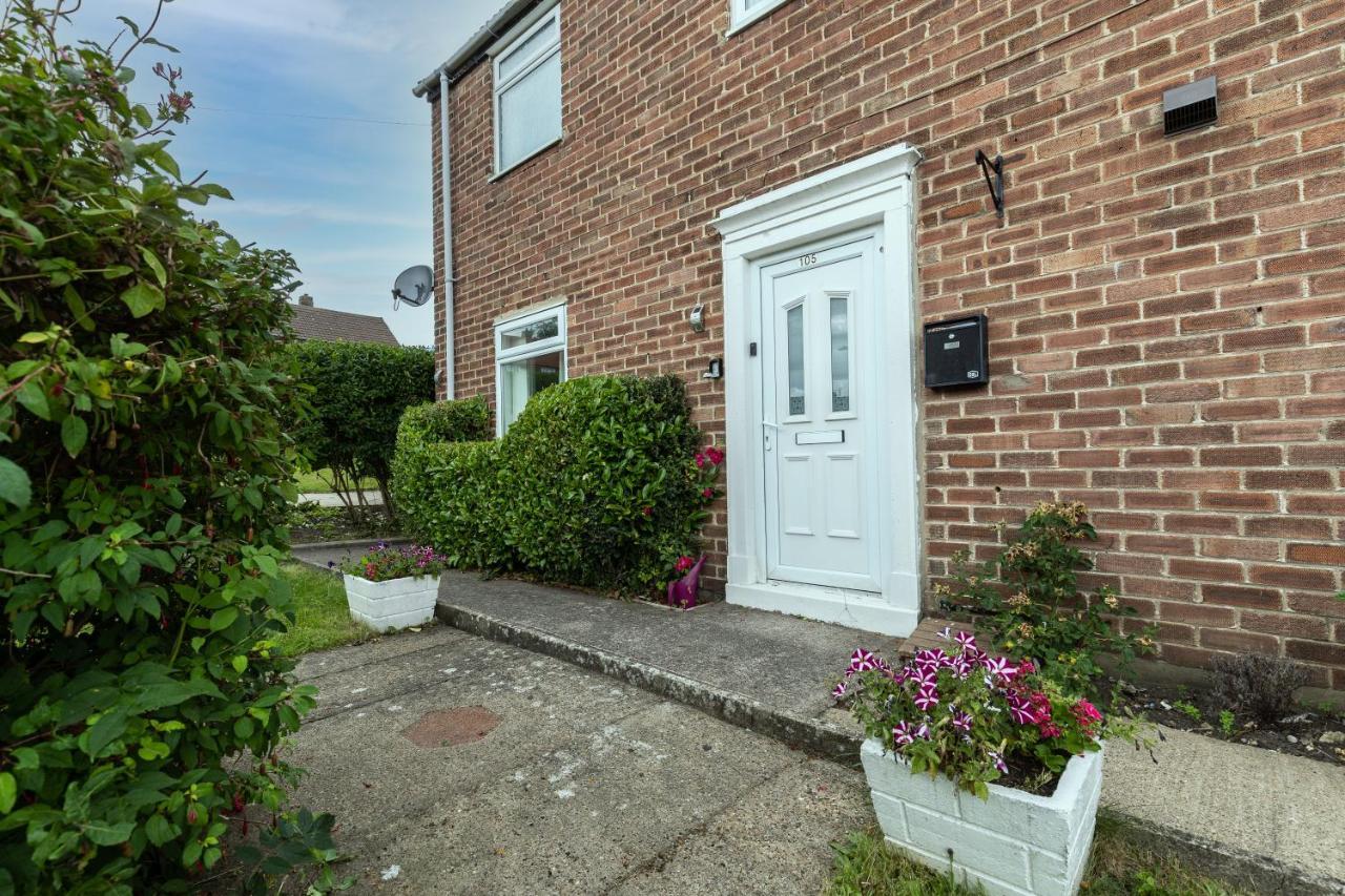 Taylor House Contractors Welcome Off Street Parking For Vans Durham Exteriör bild