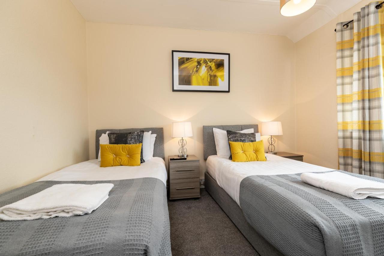 Taylor House Contractors Welcome Off Street Parking For Vans Durham Exteriör bild